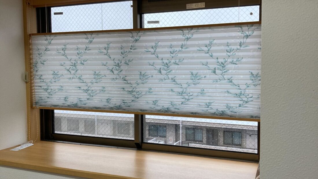 プリーツスクリーン